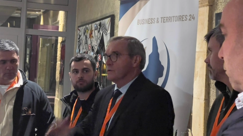 Photo d'illustration pour l'actualtié Une soirée riche en échanges aux restaurant les Glycines des Eyzies